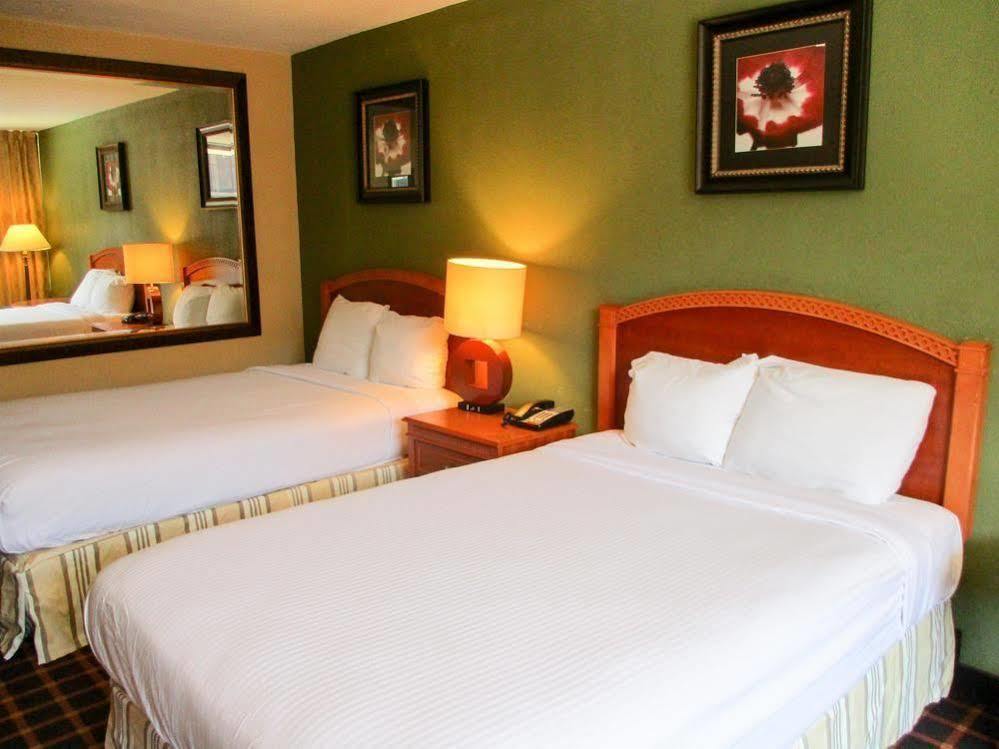 Oyo Hotel Bossier City La - Red River Exterior photo